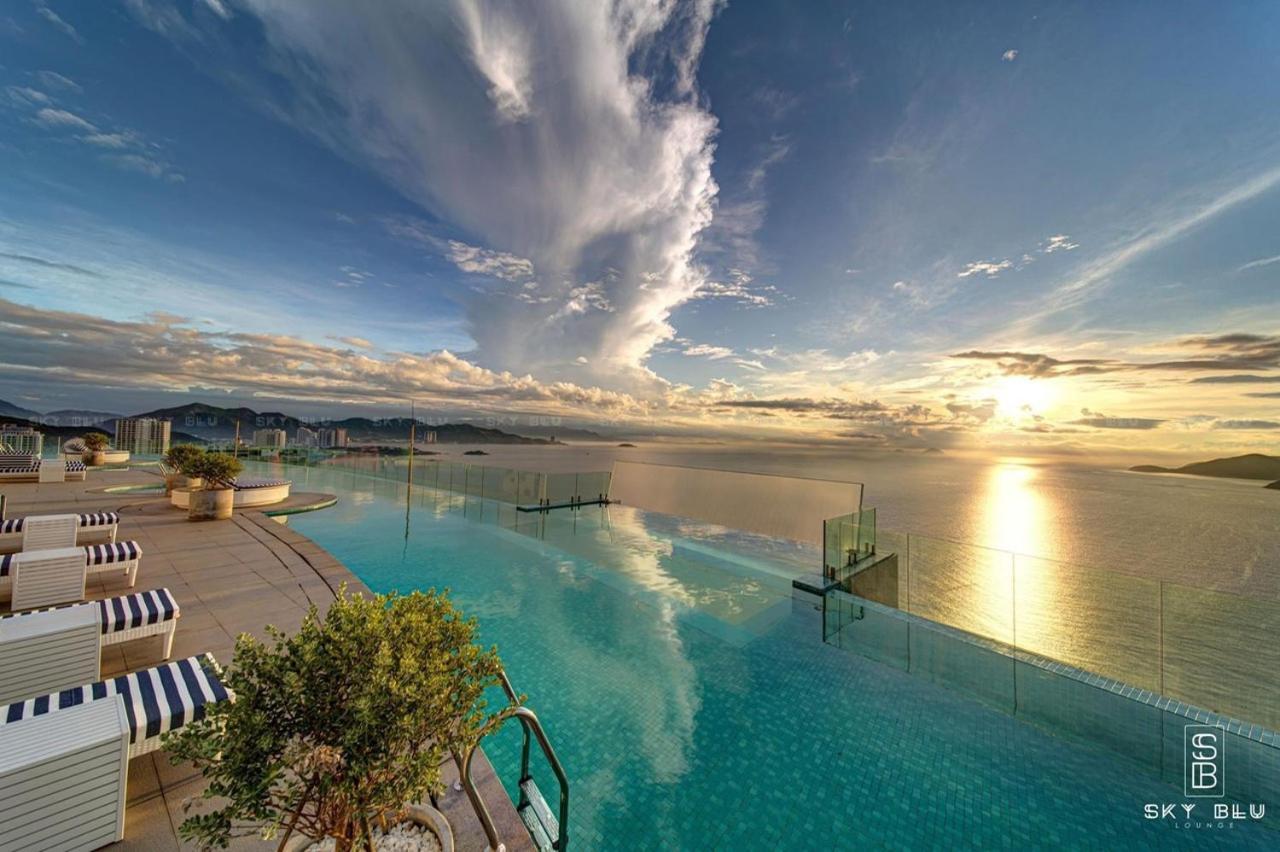 Kn Panorama Beachfront Condotel На Транг Екстериор снимка