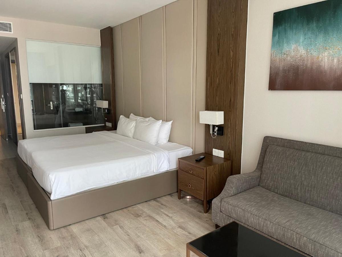 Kn Panorama Beachfront Condotel На Транг Екстериор снимка