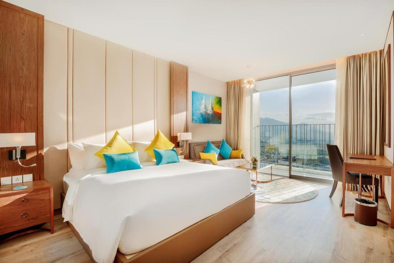 Kn Panorama Beachfront Condotel На Транг Екстериор снимка