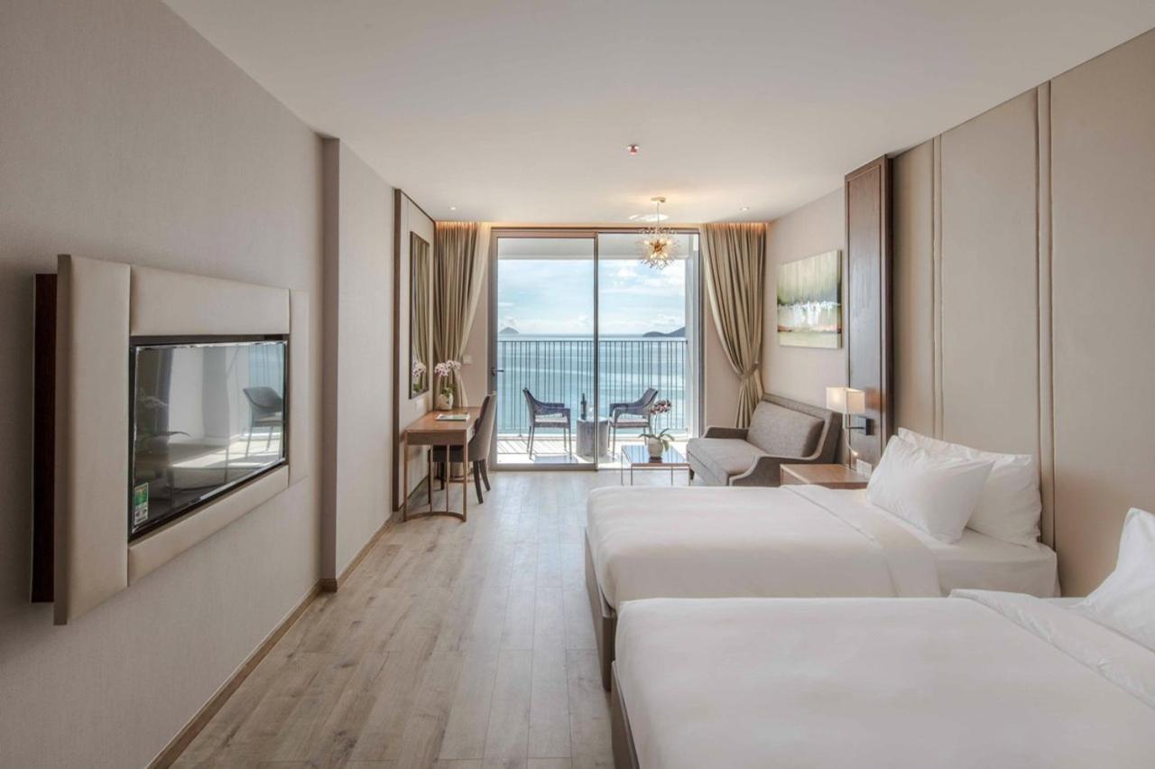 Kn Panorama Beachfront Condotel На Транг Екстериор снимка
